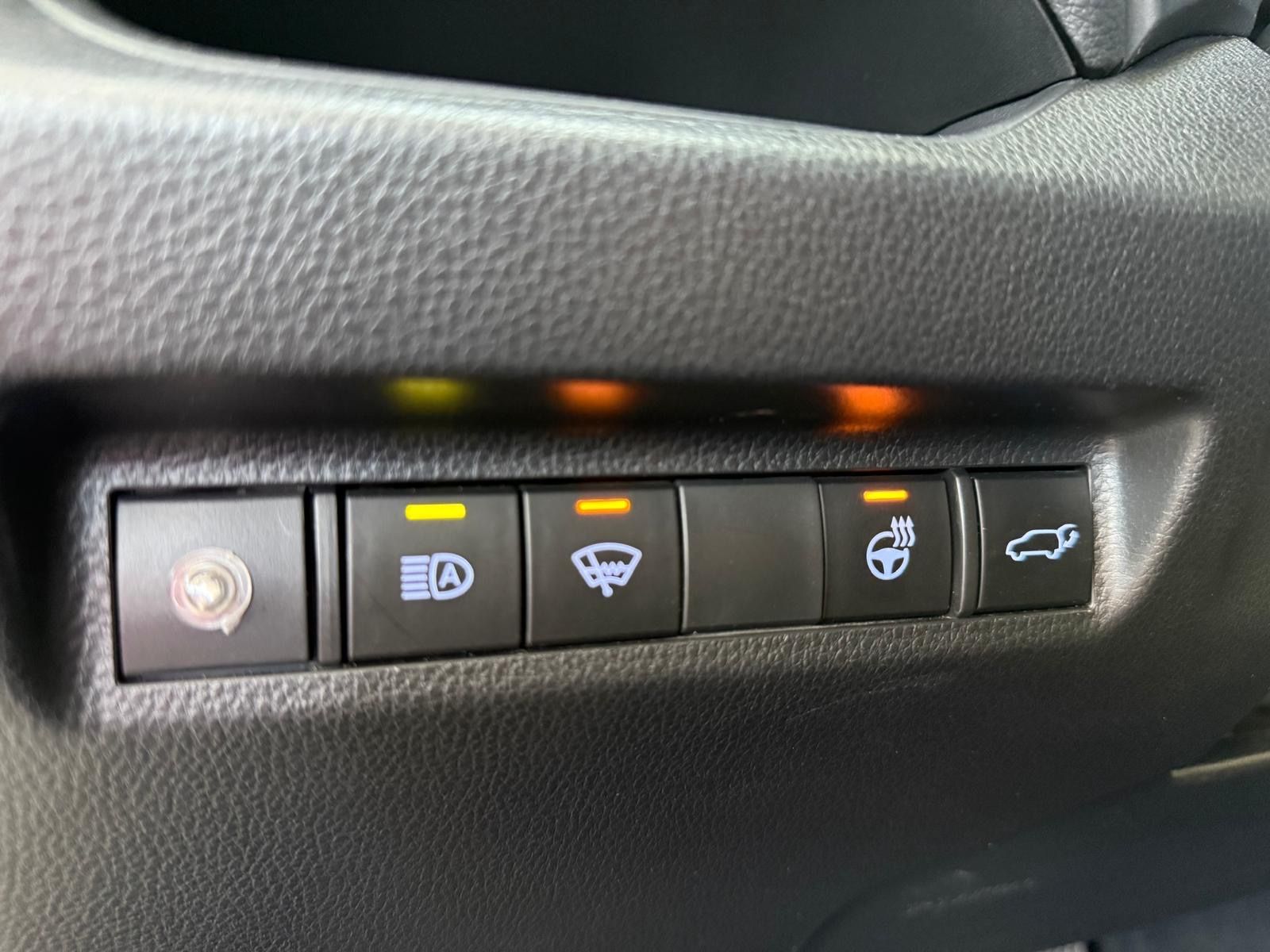 Toyota RAV 4 HYBRID 4x4 - Samsaru's Car Outlet