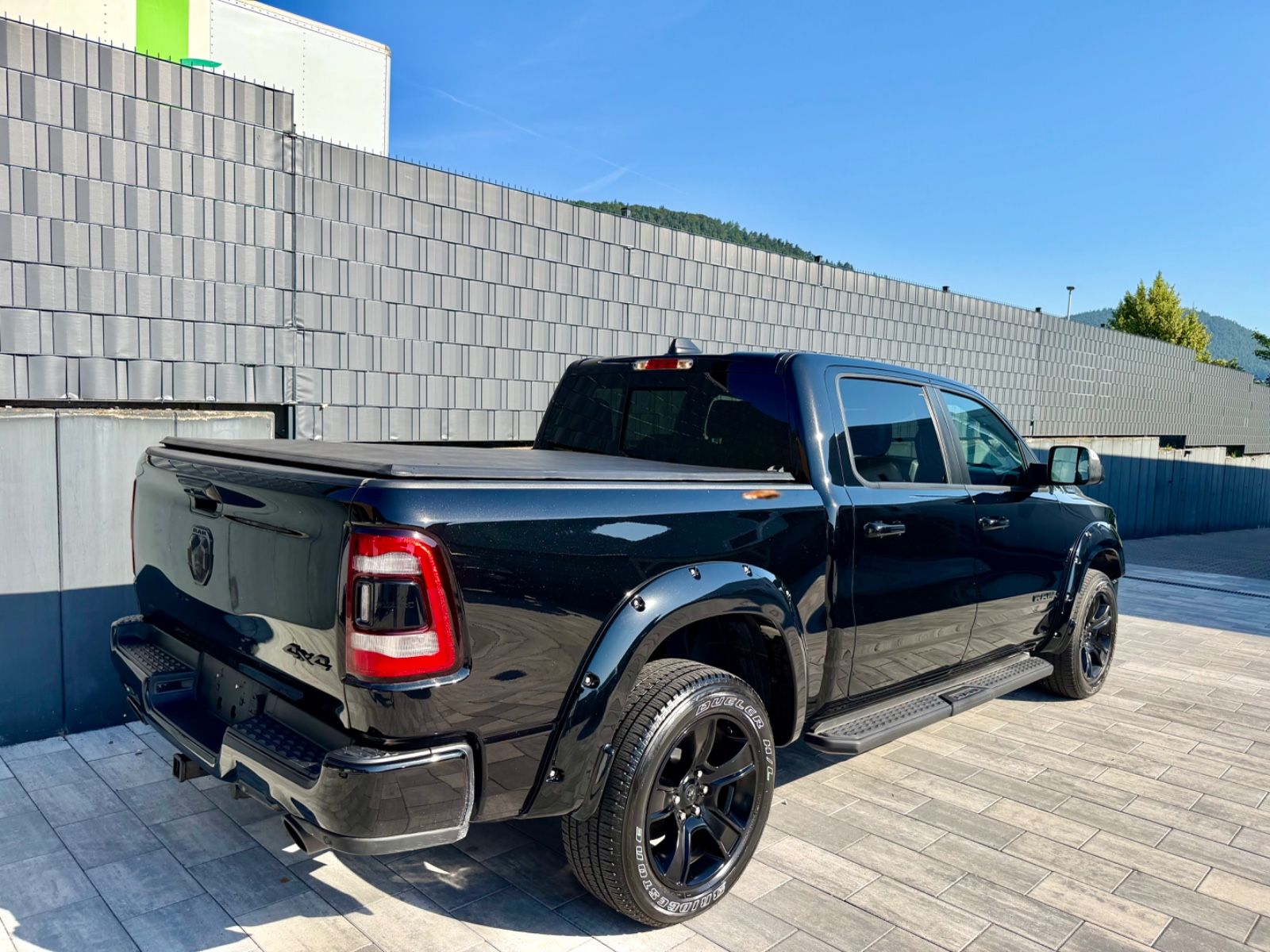 Dodge RAM 5,7 V8 HEMI-WIDEBODY-SPORT/EDITION-CREW CAB