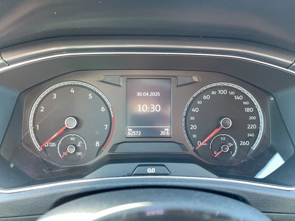 Volkswagen T-Roc 1.5 TSI Sport - Samsaru's Car Outlet