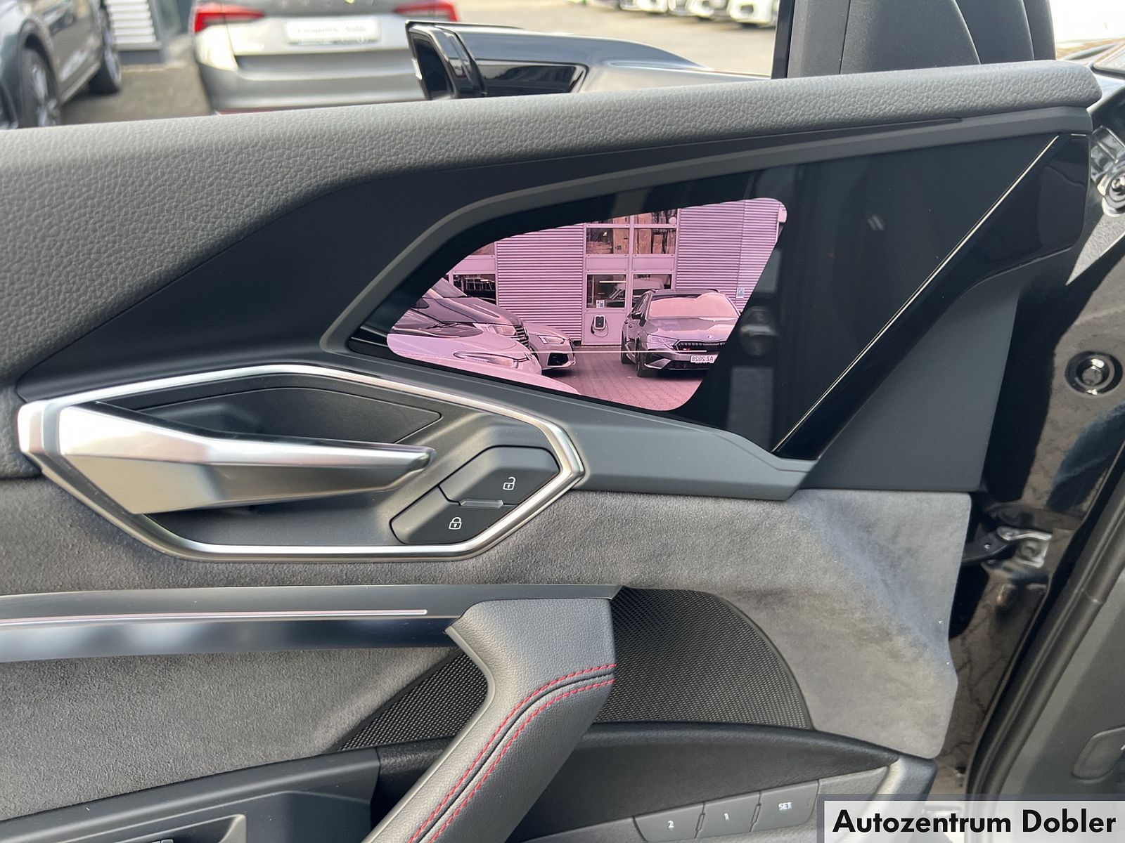 Audi Q8 Sportback e-tron S line 55 AHK Glasdach Navi