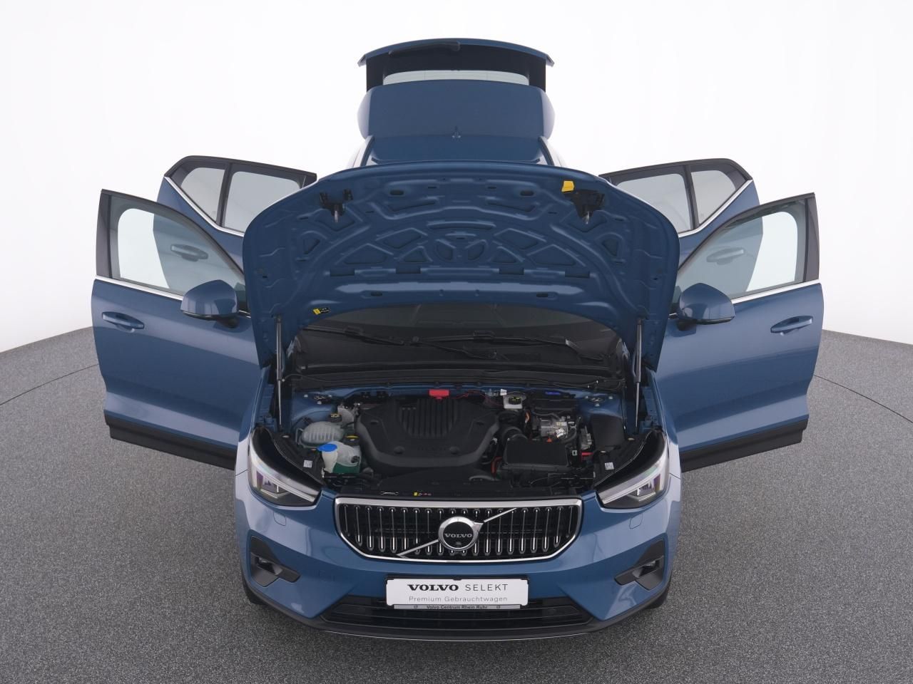Volvo XC40 T4 Plus Bright Plug-In - Samsaru's Car Outlet