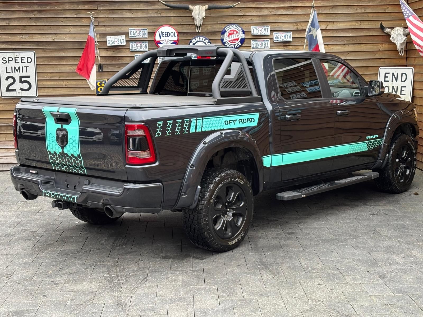 Dodge RAM 1500 Laramie 5.7L PANO 4x4 AHK LPG