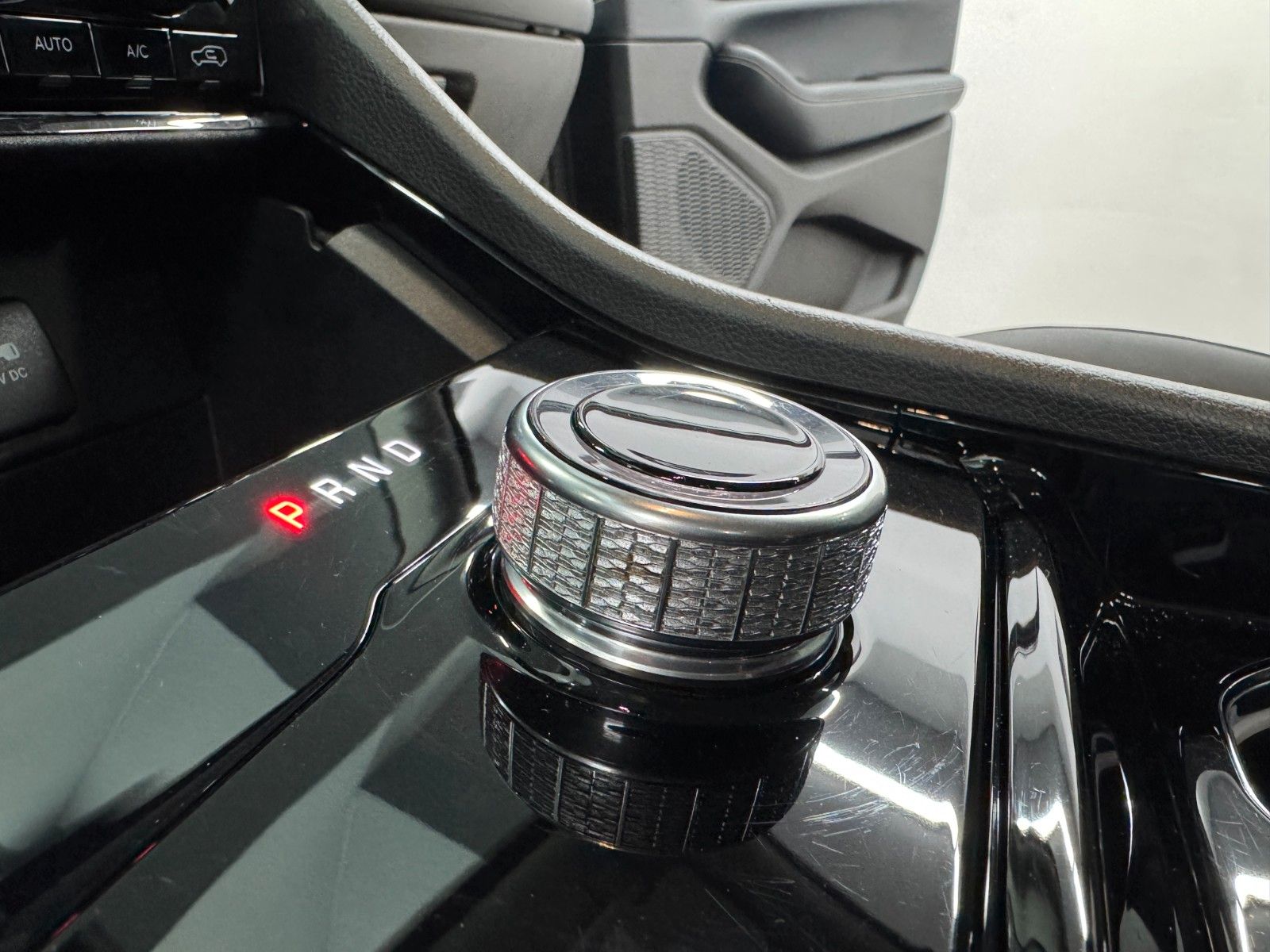 Jeep Grand Cherokee L Laredo 4x4/Unfallfrei!/Akh-3,1T