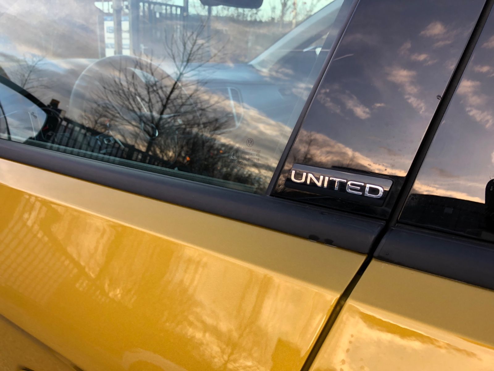Volkswagen T-Roc United - Samsaru's Car Outlet