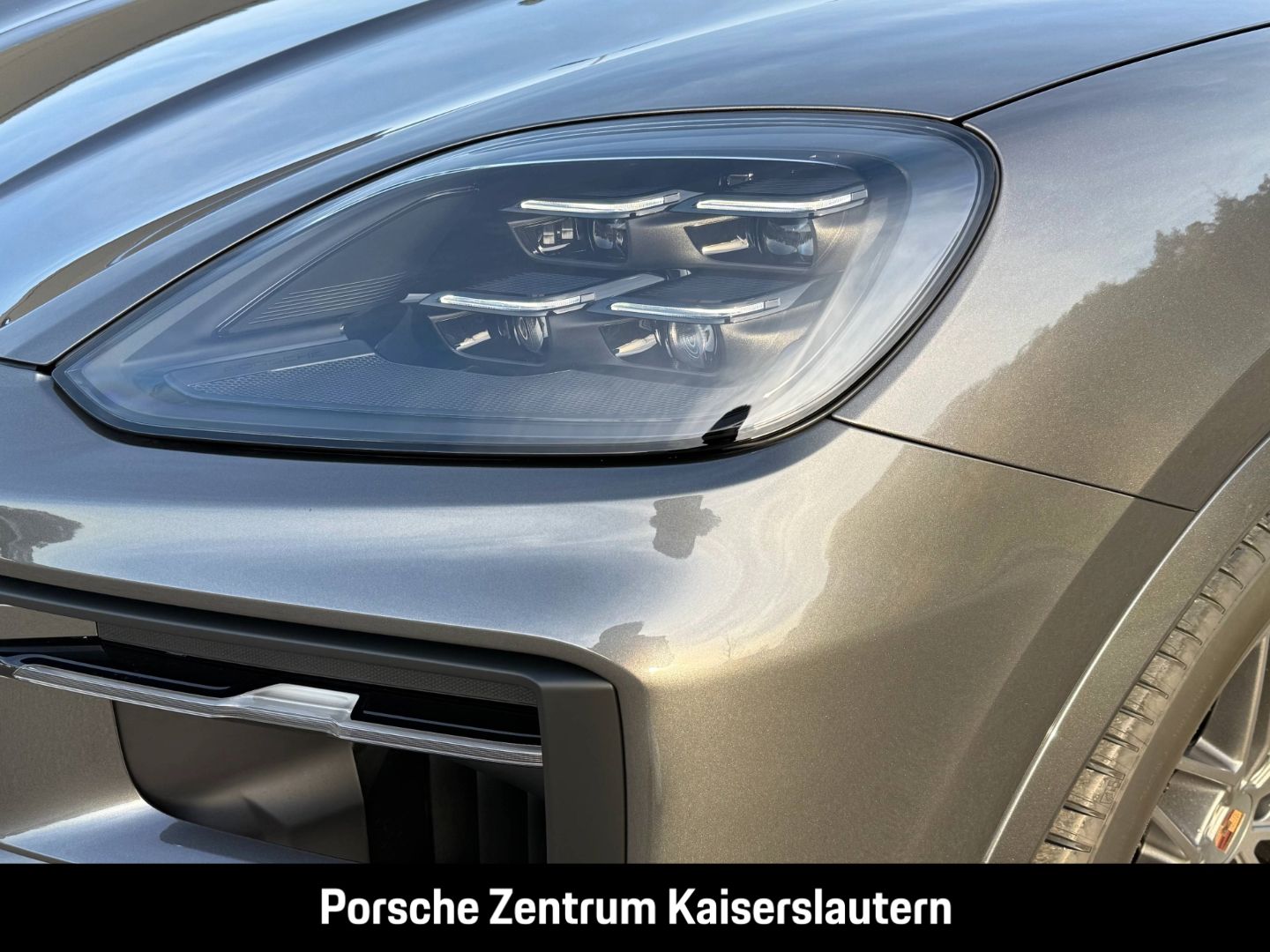 Porsche Cayenne E-Hybrid Black Edition HA-Lenkung 21-Zol