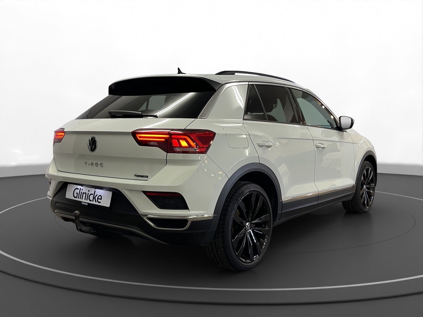 Volkswagen T-Roc 2.0 TSI Sport 4M - Samsaru's Car Outlet