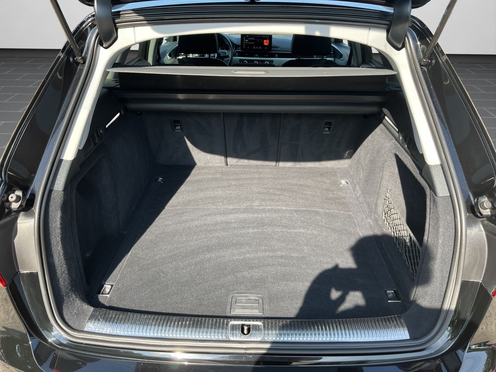 Audi A4 Avant 35 TFSI - Samsaru's Car Outlet