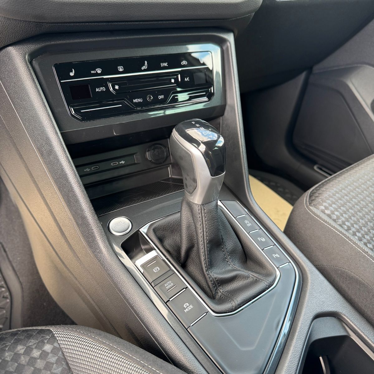 Volkswagen Tiguan 1.5 TSI - Samsaru's Car Outlet