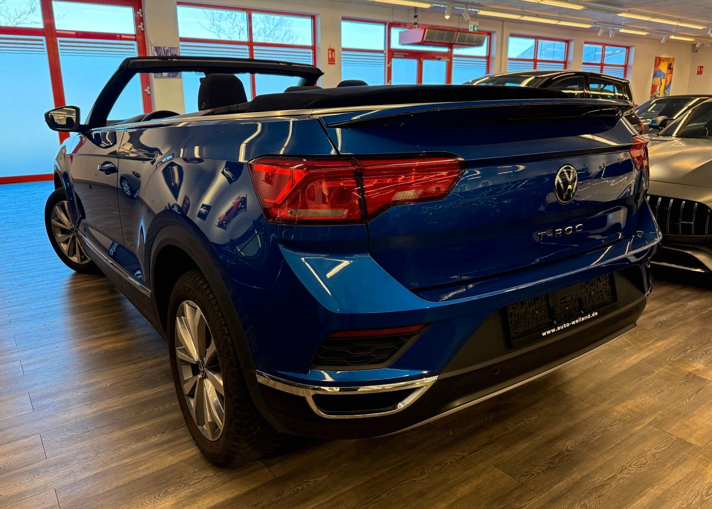 Volkswagen T-Roc 1.5 TSI - Samsaru's Car Outlet