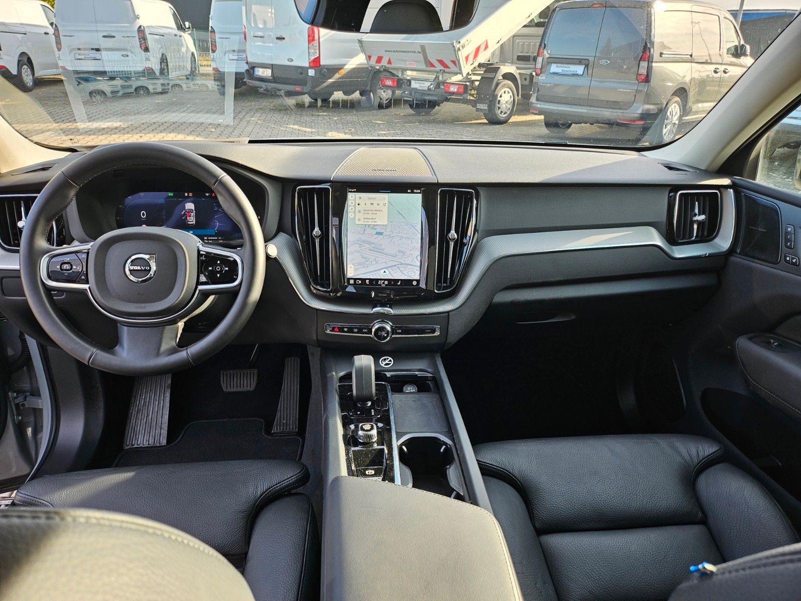 Volvo XC60 Plus Dark Recharge Plug-In Hybrid AWD