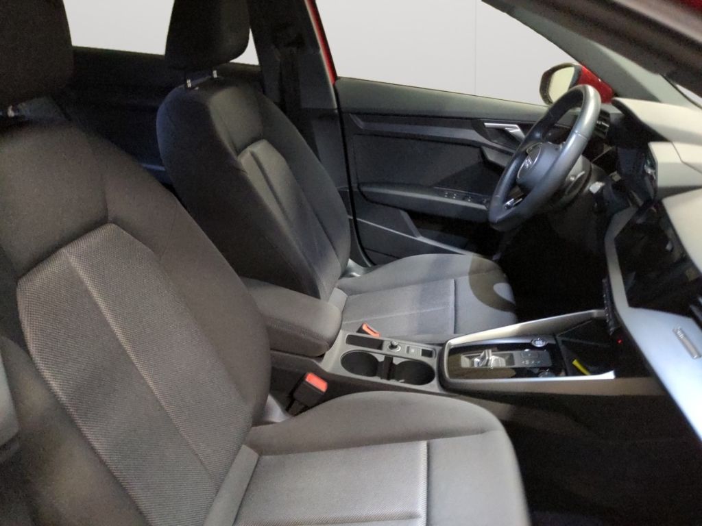 Audi A3 Sportback 40TFSIe S tronic Matrix SHZ PDC hin