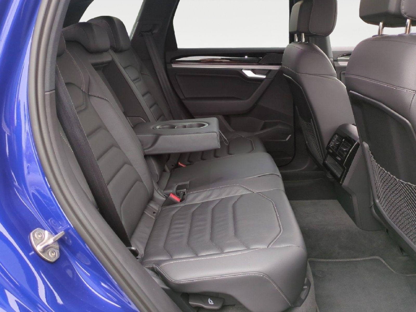 Volkswagen Touareg R-LINE 4M - Samsaru's Car Outlet