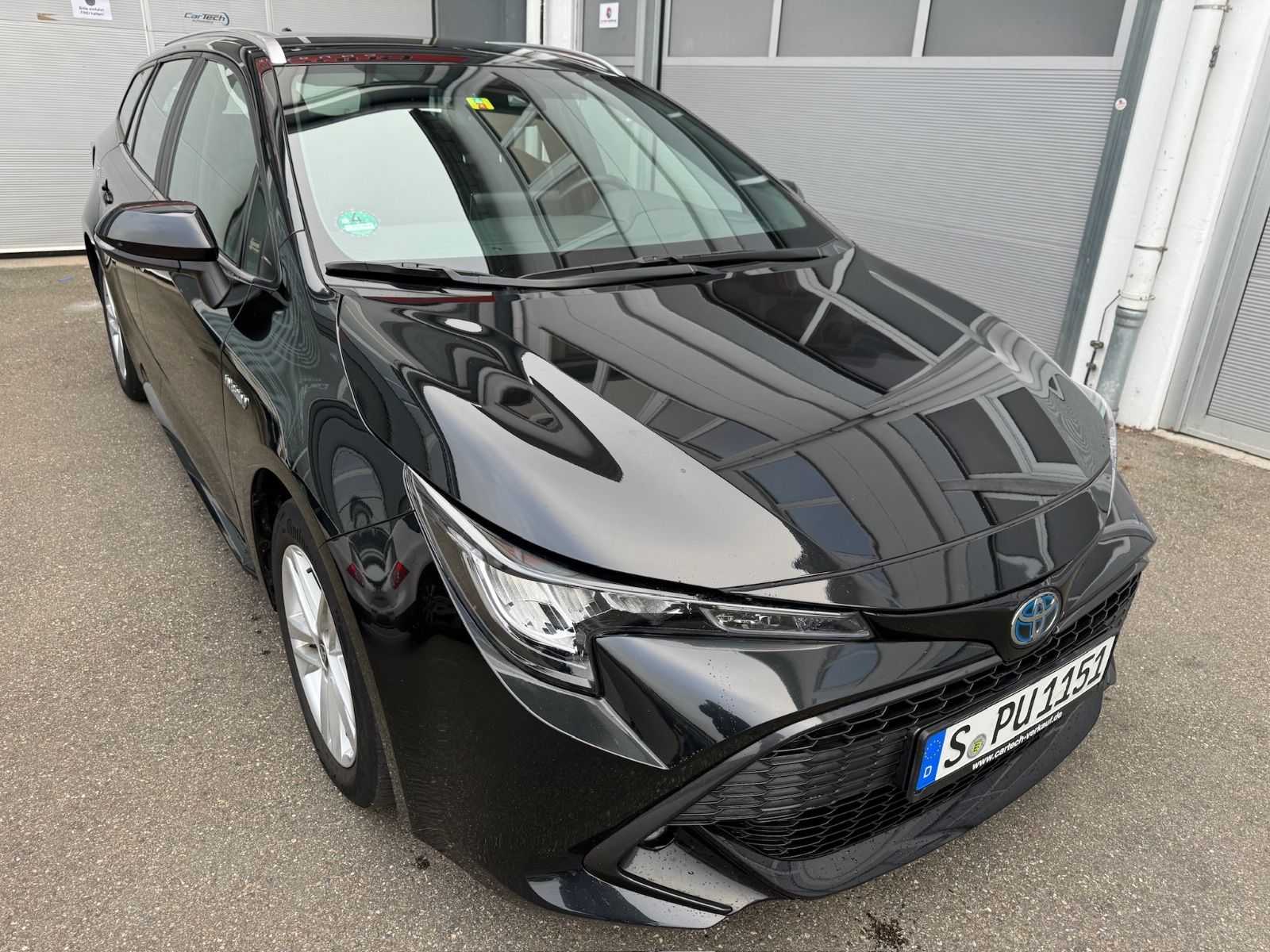 Toyota Corolla Touring Sports Hybrid Comfort - Samsaru's Car Outlet