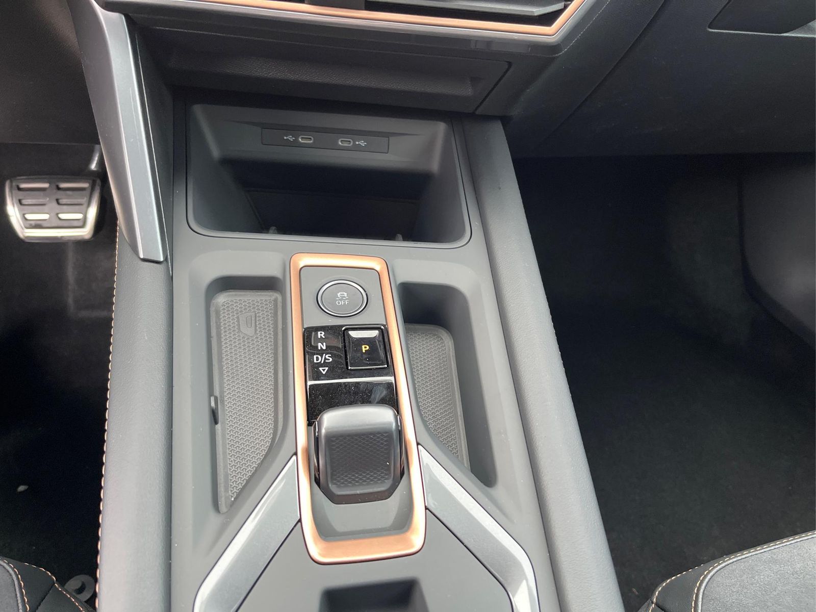 Cupra Leon Sportstourer 2.0 TSI VZ 4Drive - Samsaru's Car Outlet