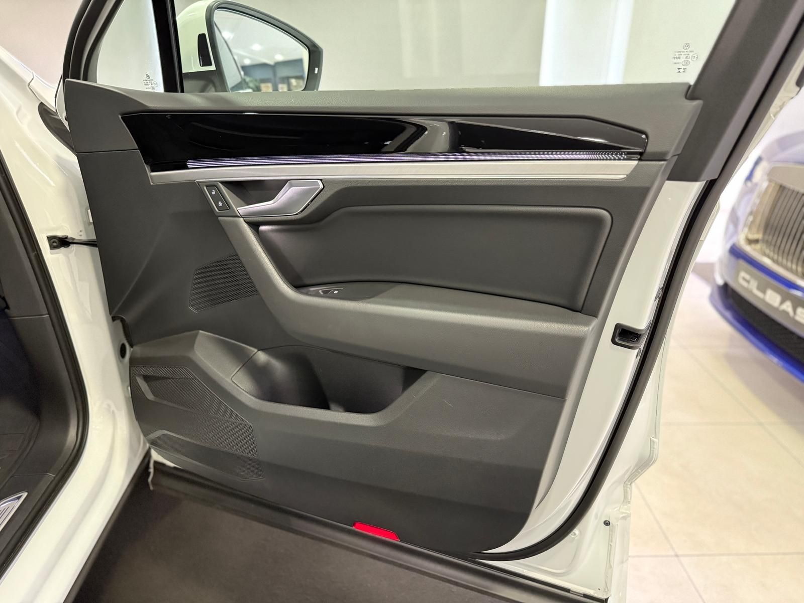 Volkswagen Touareg Elegance 4Motion - Samsaru's Car Outlet
