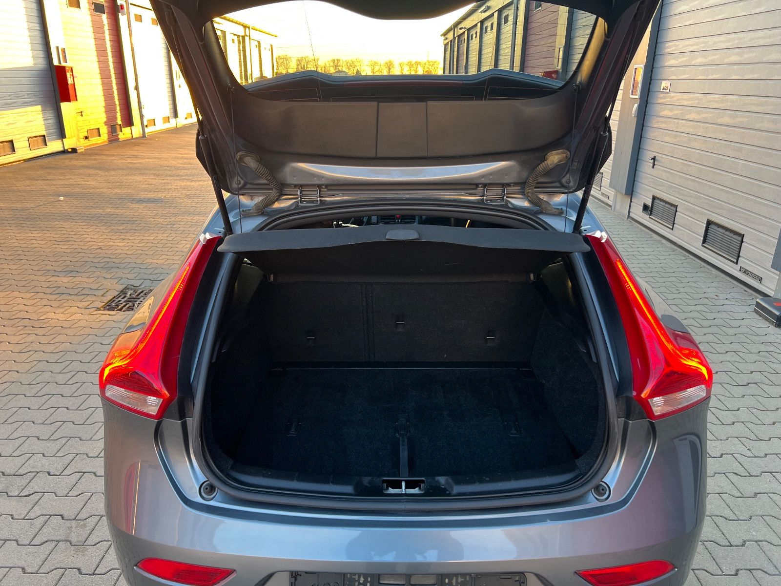 Volvo V40 Linje Svart+Kamera+LED+Tempomat+Start-Stop