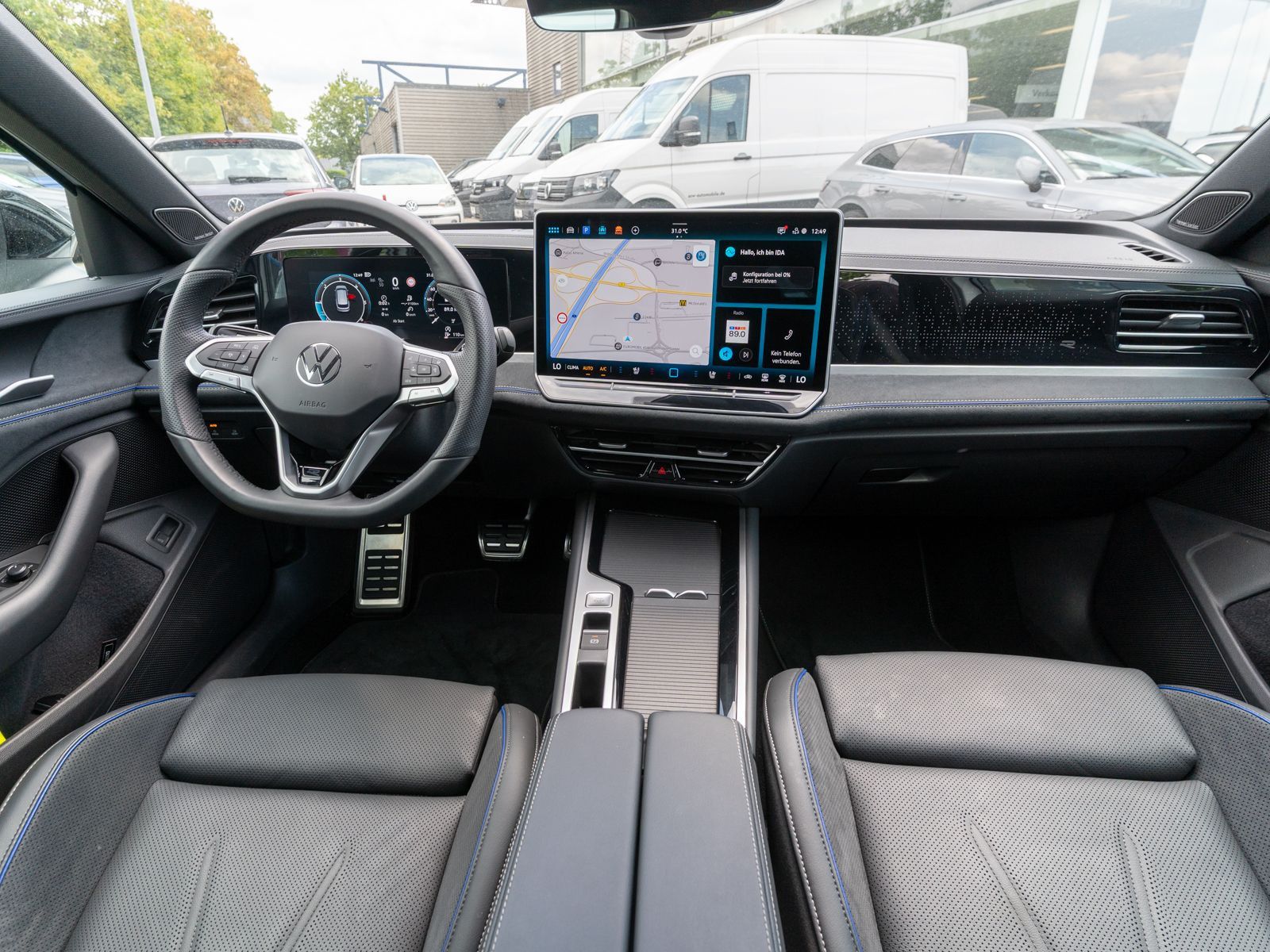 Volkswagen Passat Variant R-Line 2.0TDI 4M DSG PANO HUD AHK