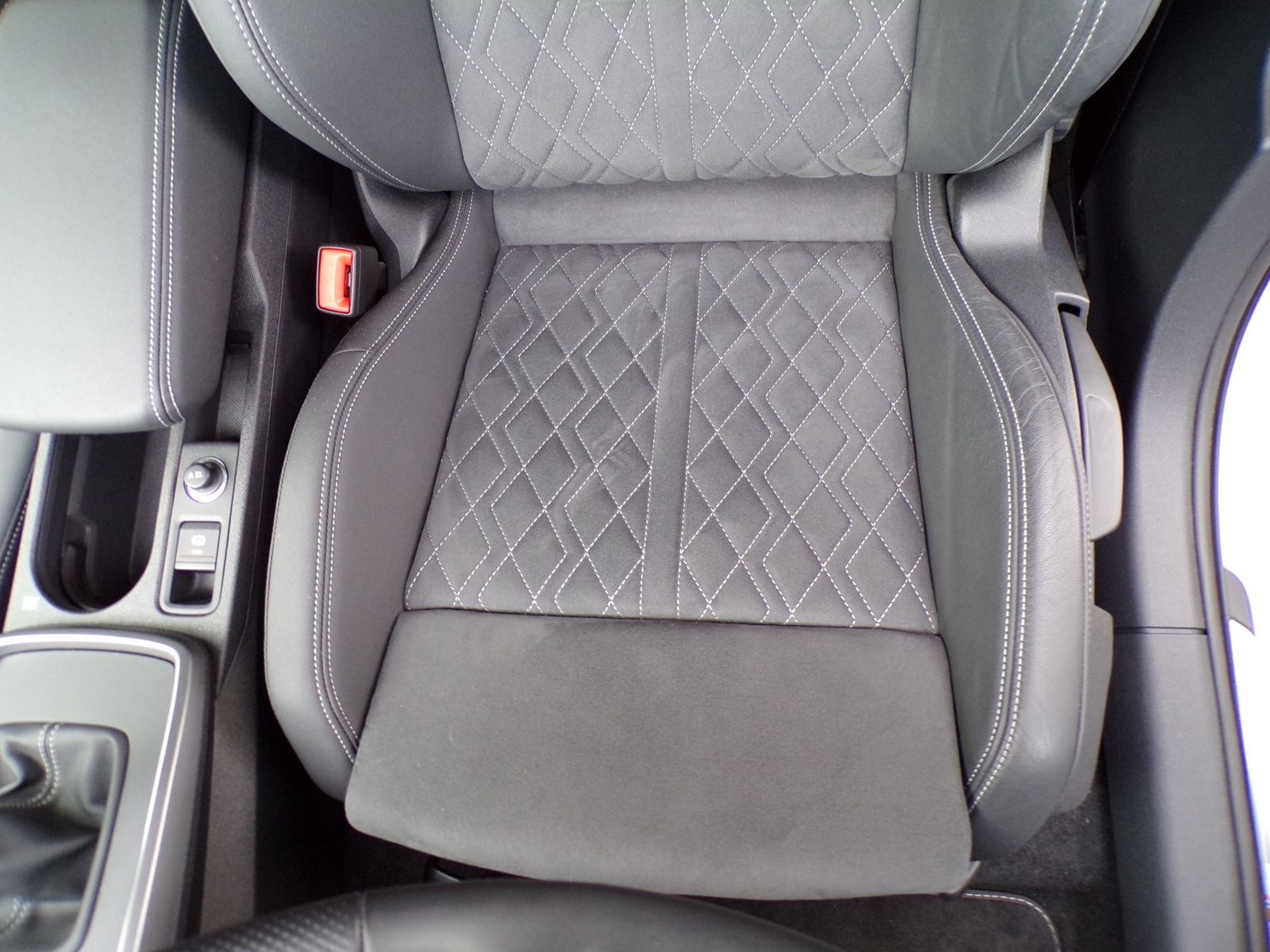Audi A3 SPORTBACK 35 TFSI S-Line - Samsaru's Car Outlet