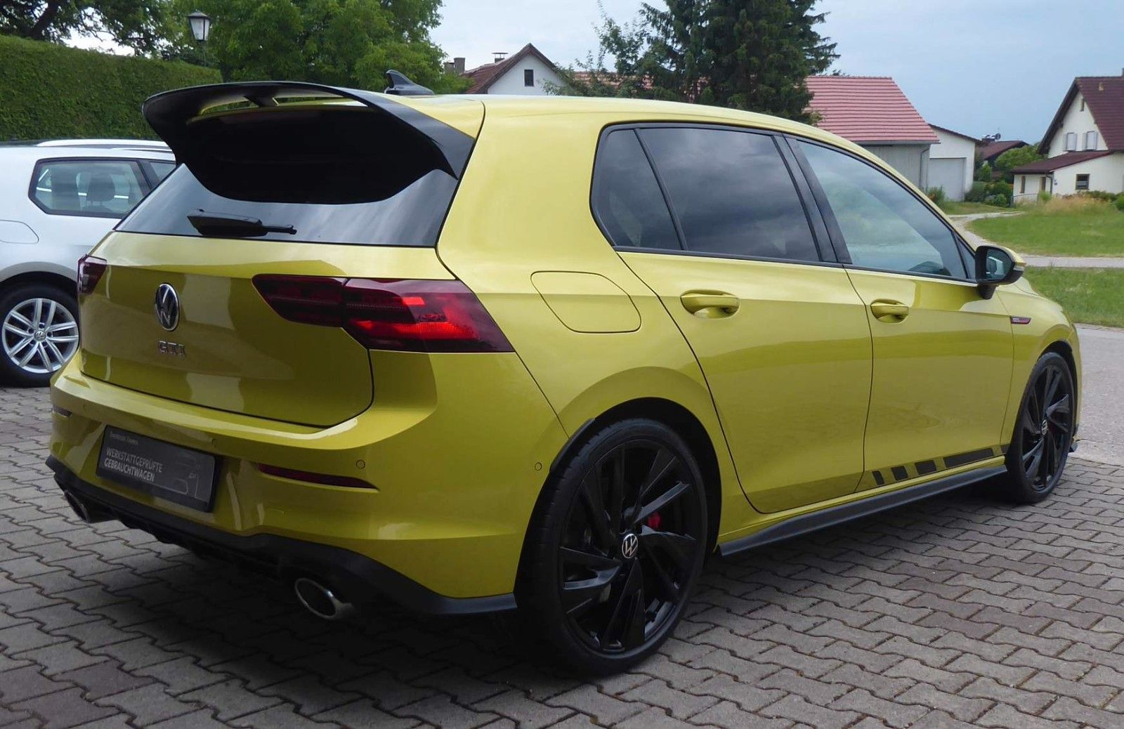 Volkswagen Golf VIII GTI Clubsport - Samsaru's Car Outlet