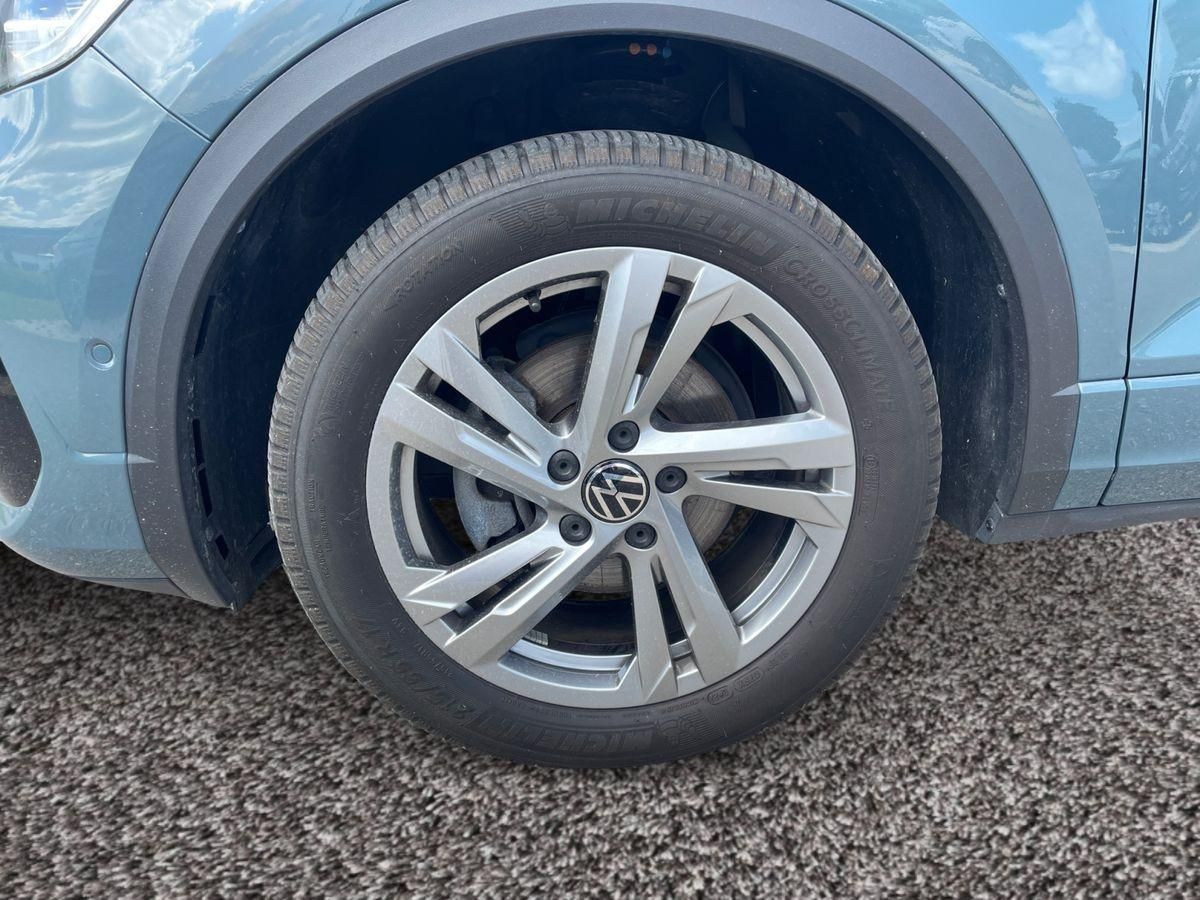 Volkswagen T-Roc 1.5 TSI DSG R-LINE - Samsaru's Car Outlet