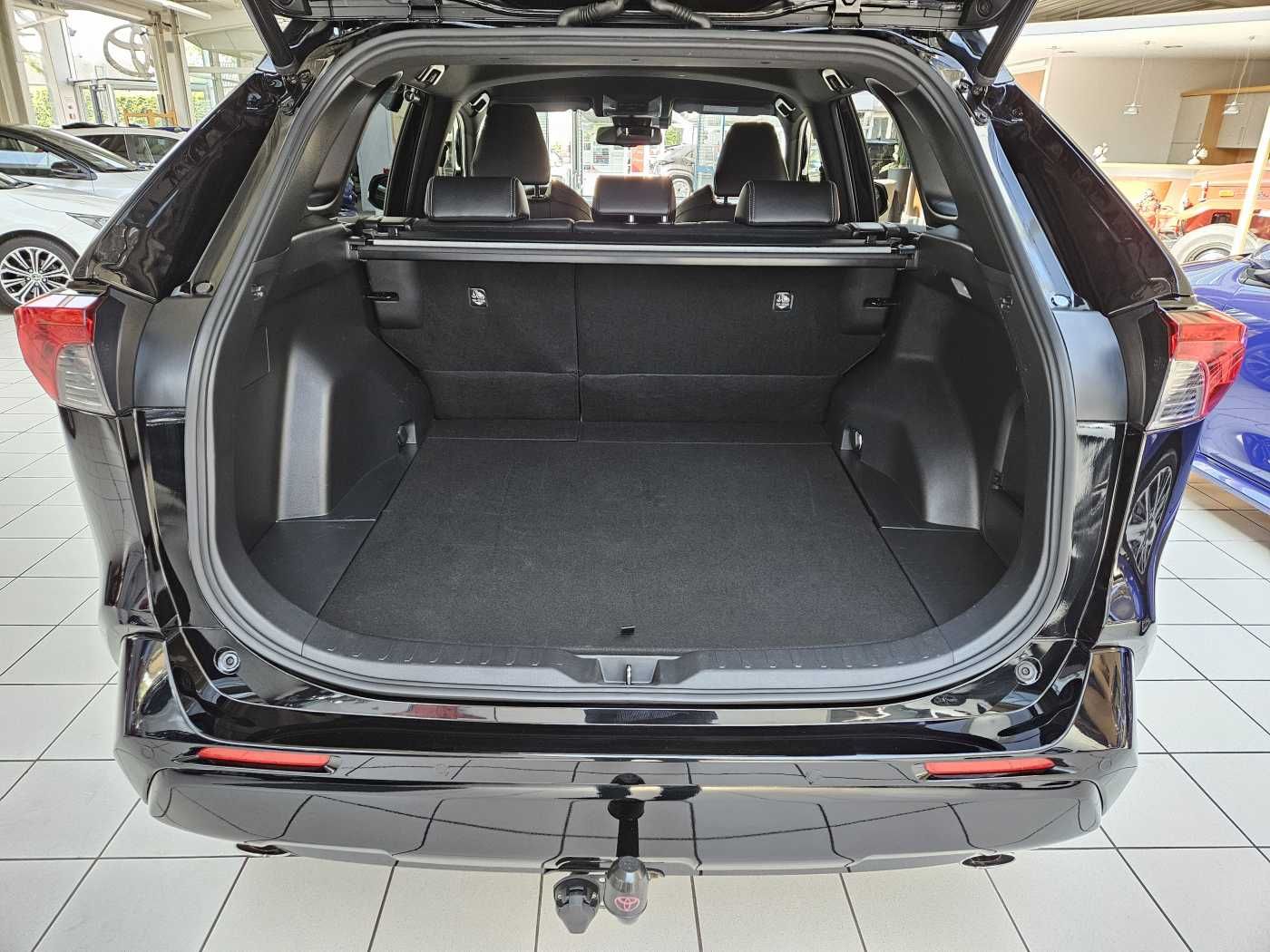 Toyota RAV4 Hybrid Style Black - Samsaru's Car Outlet
