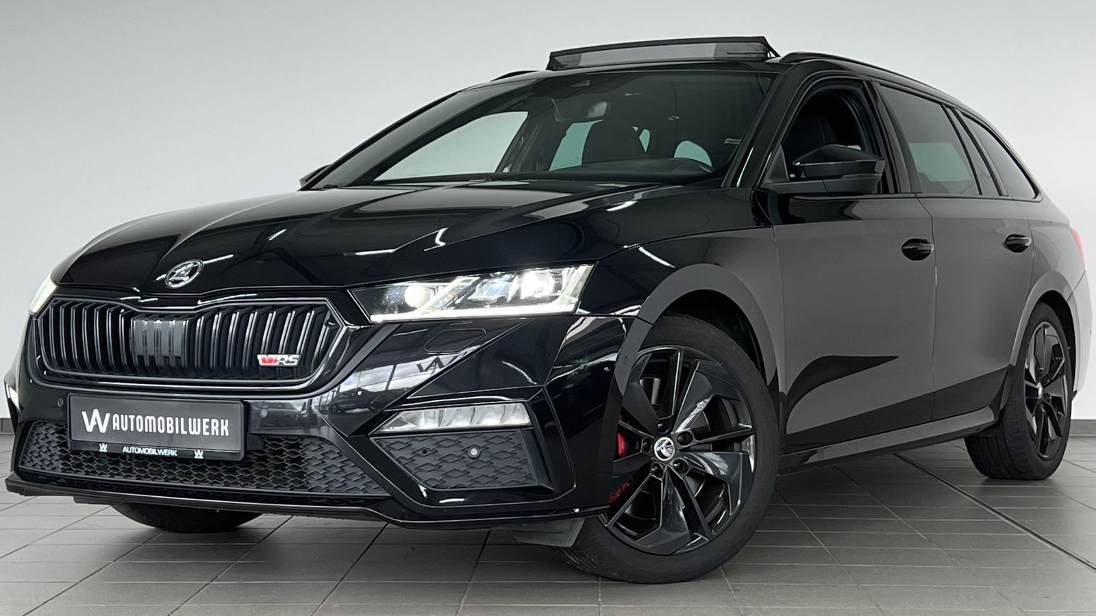 Skoda Octavia Combi RS First Edition - Samsaru's Car Outlet