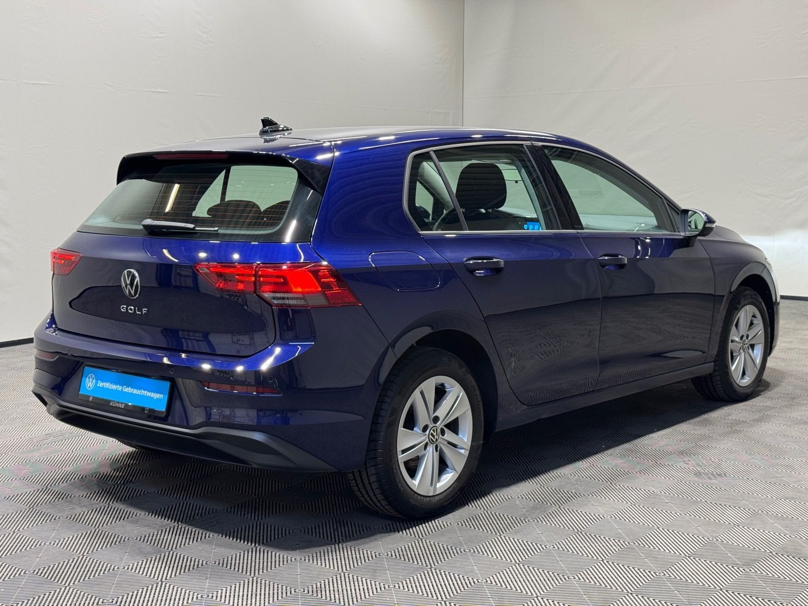 Volkswagen Golf Life 1.0 TSI - Samsaru's Car Outlet