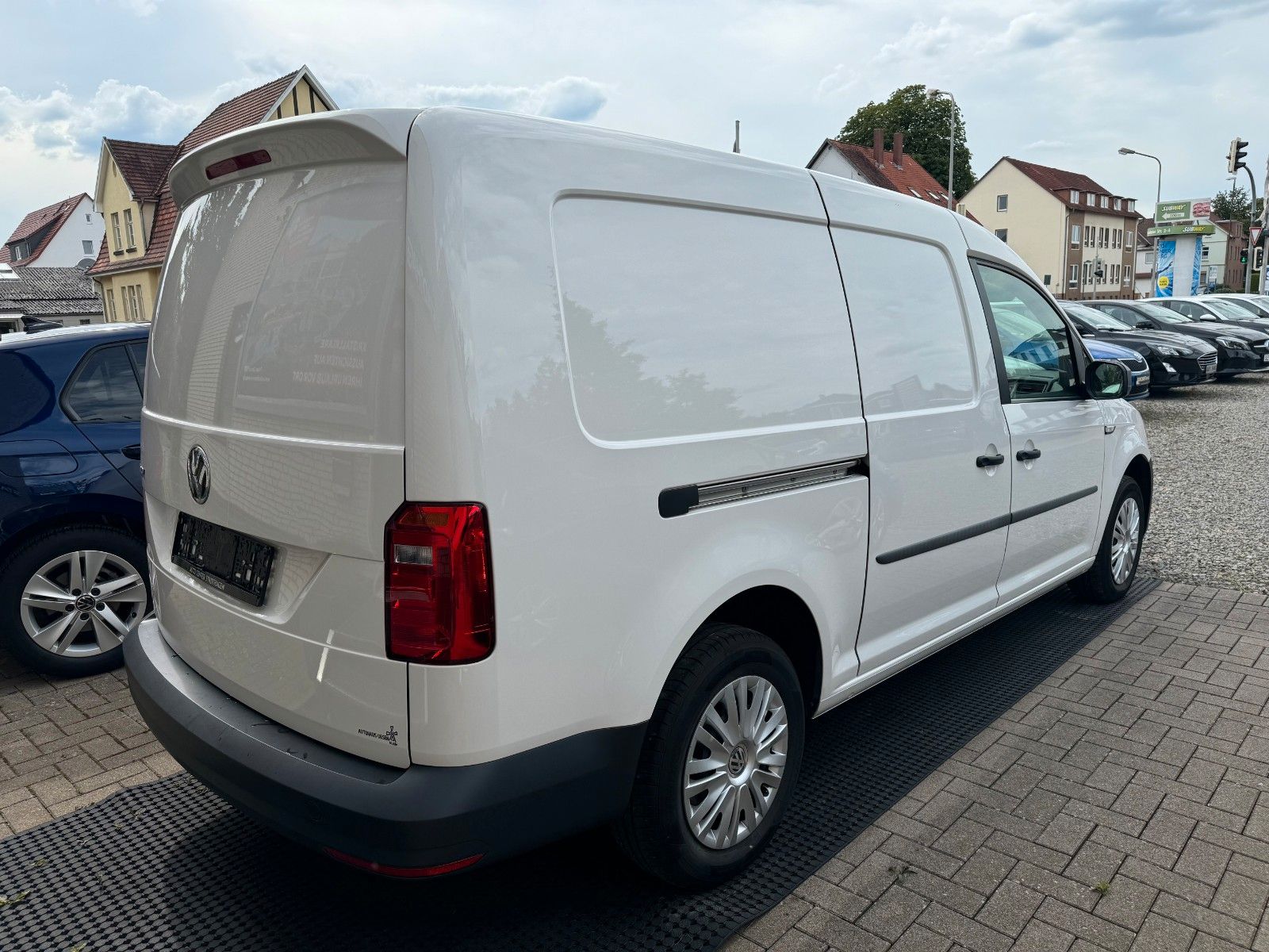 Volkswagen Caddy 2.0 TDI - Samsaru's Car Outlet