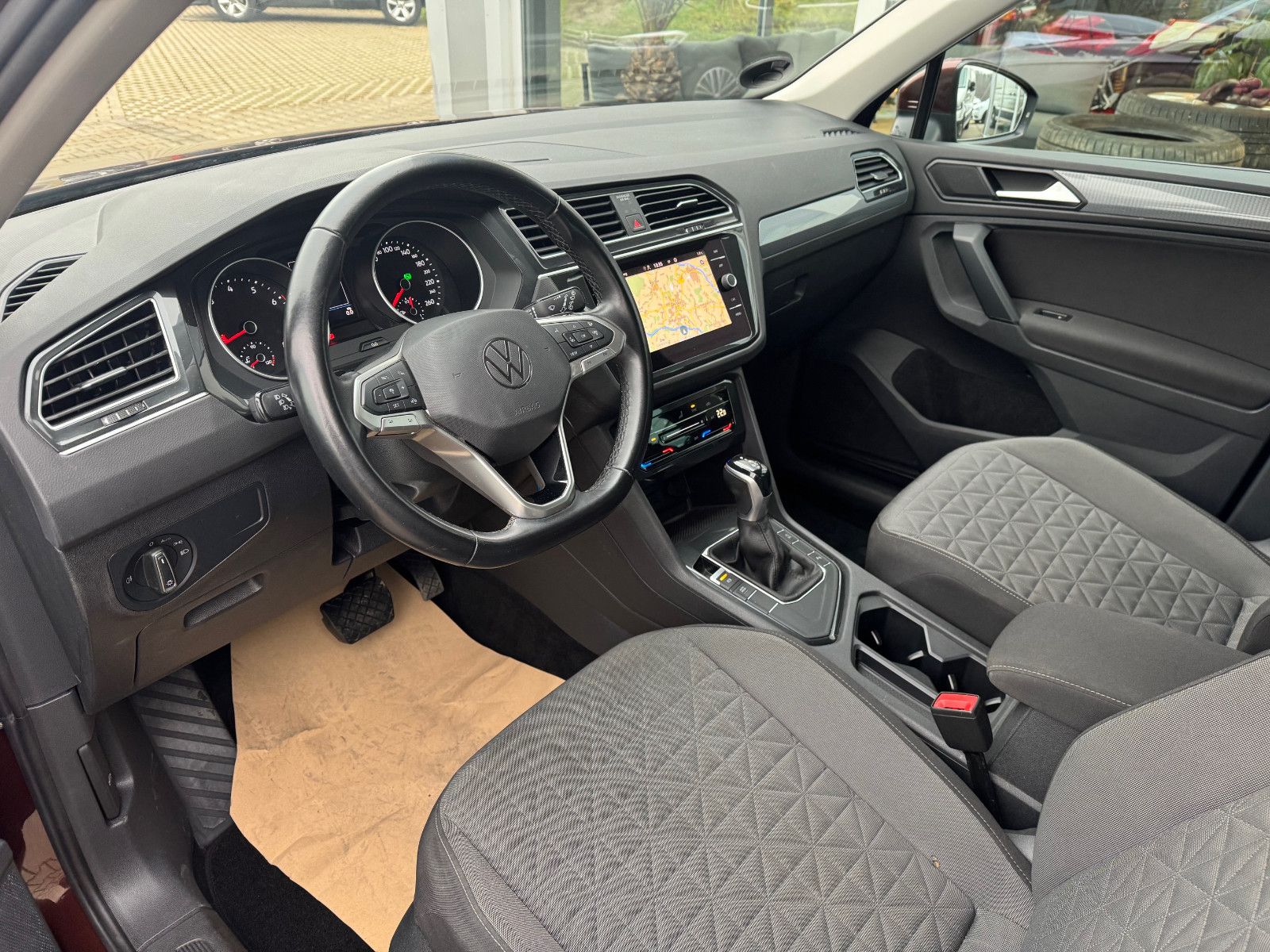 Volkswagen Tiguan 1.5 TSI OPF DSG Life - Samsaru's Car Outlet