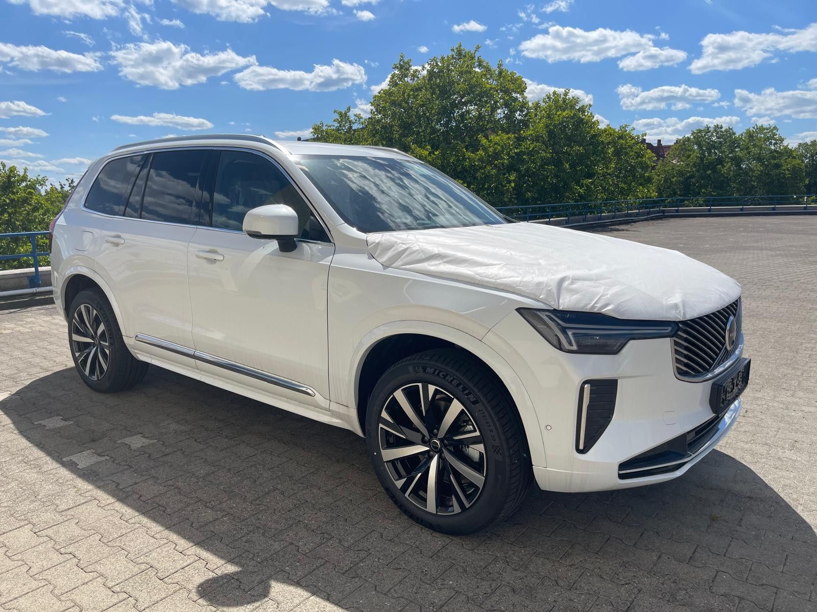 Volvo XC 90 AWD 4M - Samsaru's Car Outlet