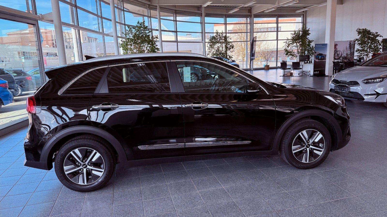 Kia Niro 1.6 Spirit Plug-in Hybrid - Samsaru's Car Outlet