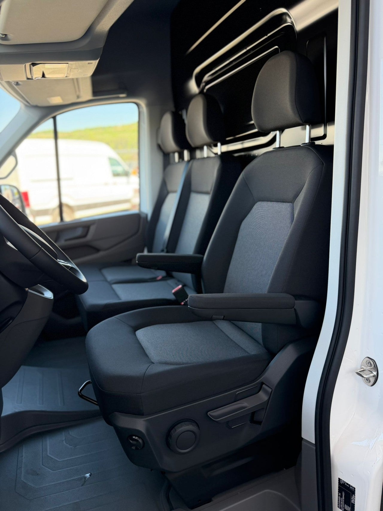 Volkswagen Crafter 3.5 Furgon L4H3 FWD 103kW AG8