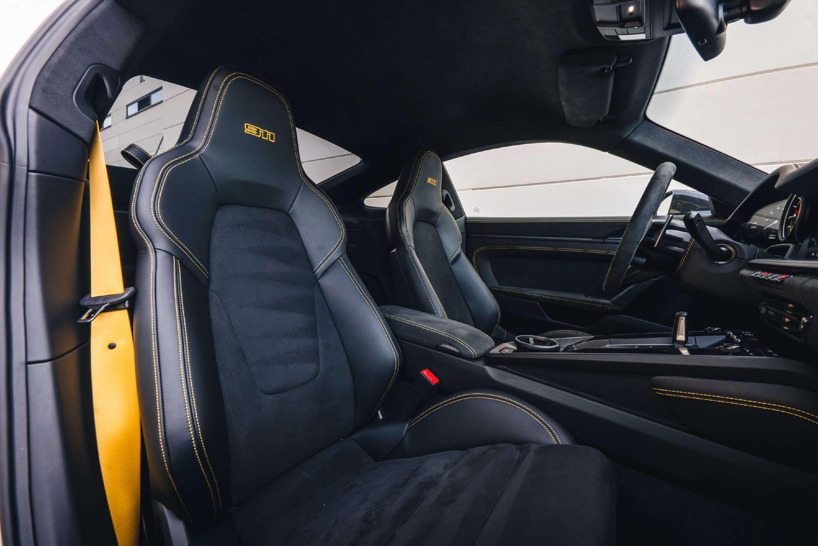 Porsche 992 Dakar / GT-Silver / Carbon / VAT