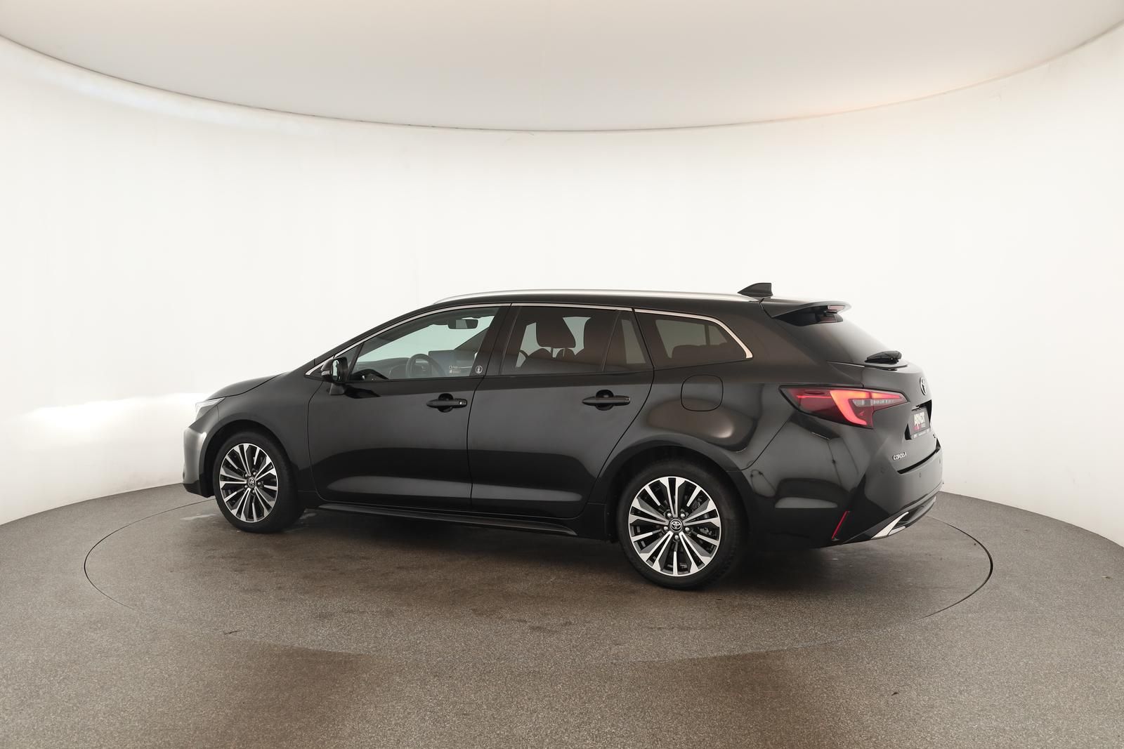 Toyota Corolla Touring Sports 2.0 CVT Team D Navi Kam