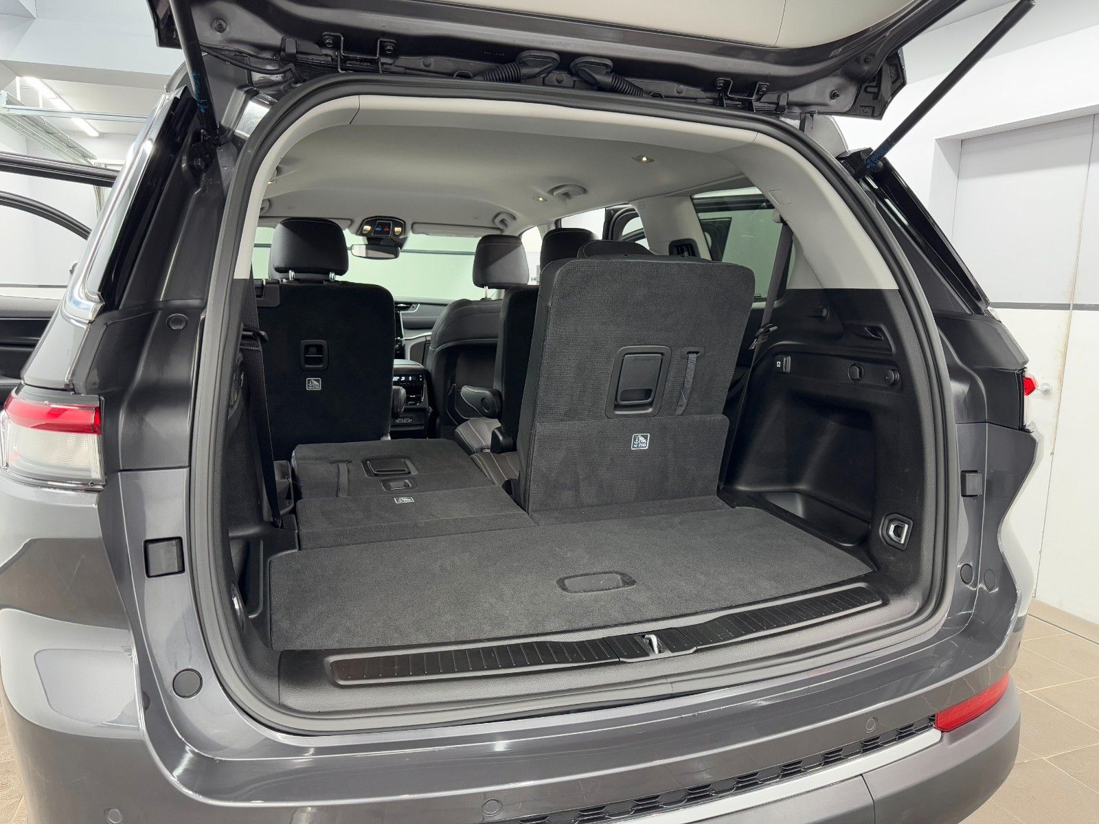 Jeep Grand Cherokee L Laredo 4x4/Unfallfrei!/Akh-3,1T