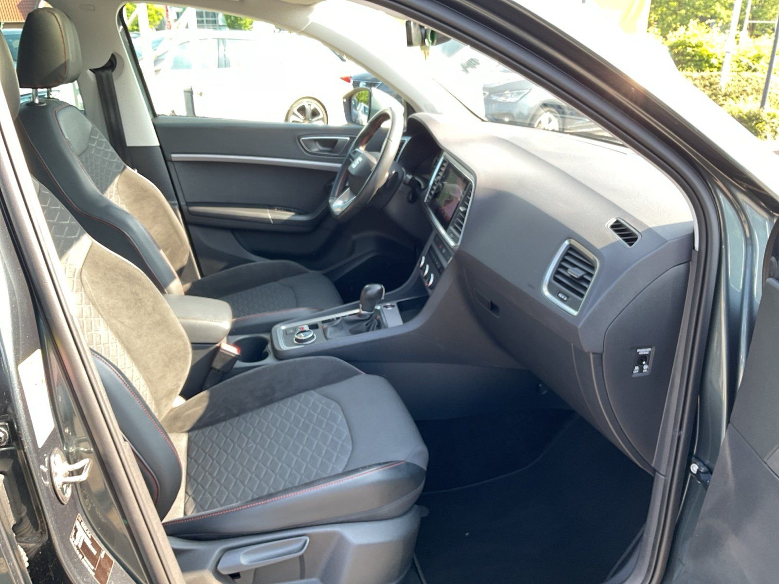 Seat Ateca FR 1.5 TSI DSG NAVI LED AHK PANO