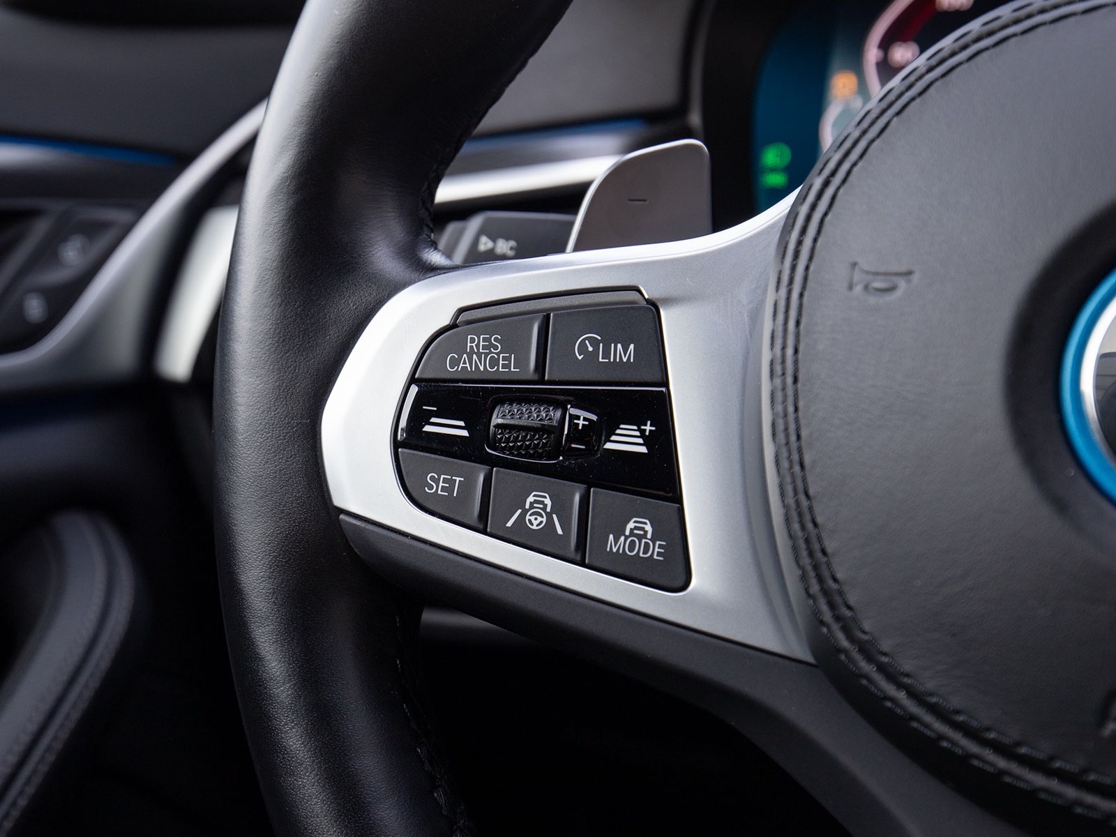 BMW 530e xD M-Sport 360°LenkHz.HuD Sitzlüft.PANO