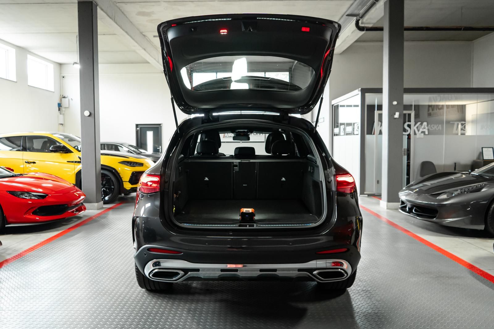 Mercedes-Benz GLC 300d 4M Edition AMG Line AHK SHZ PANO SOUND