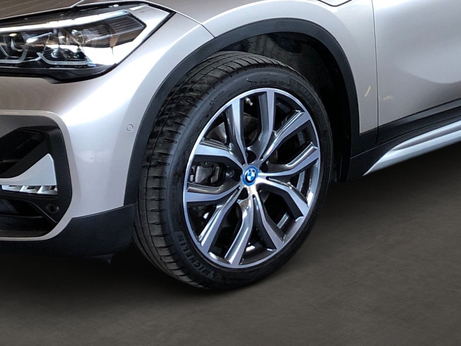 BMW X1 xDrive25e XLine - Samsaru's Car Outlet