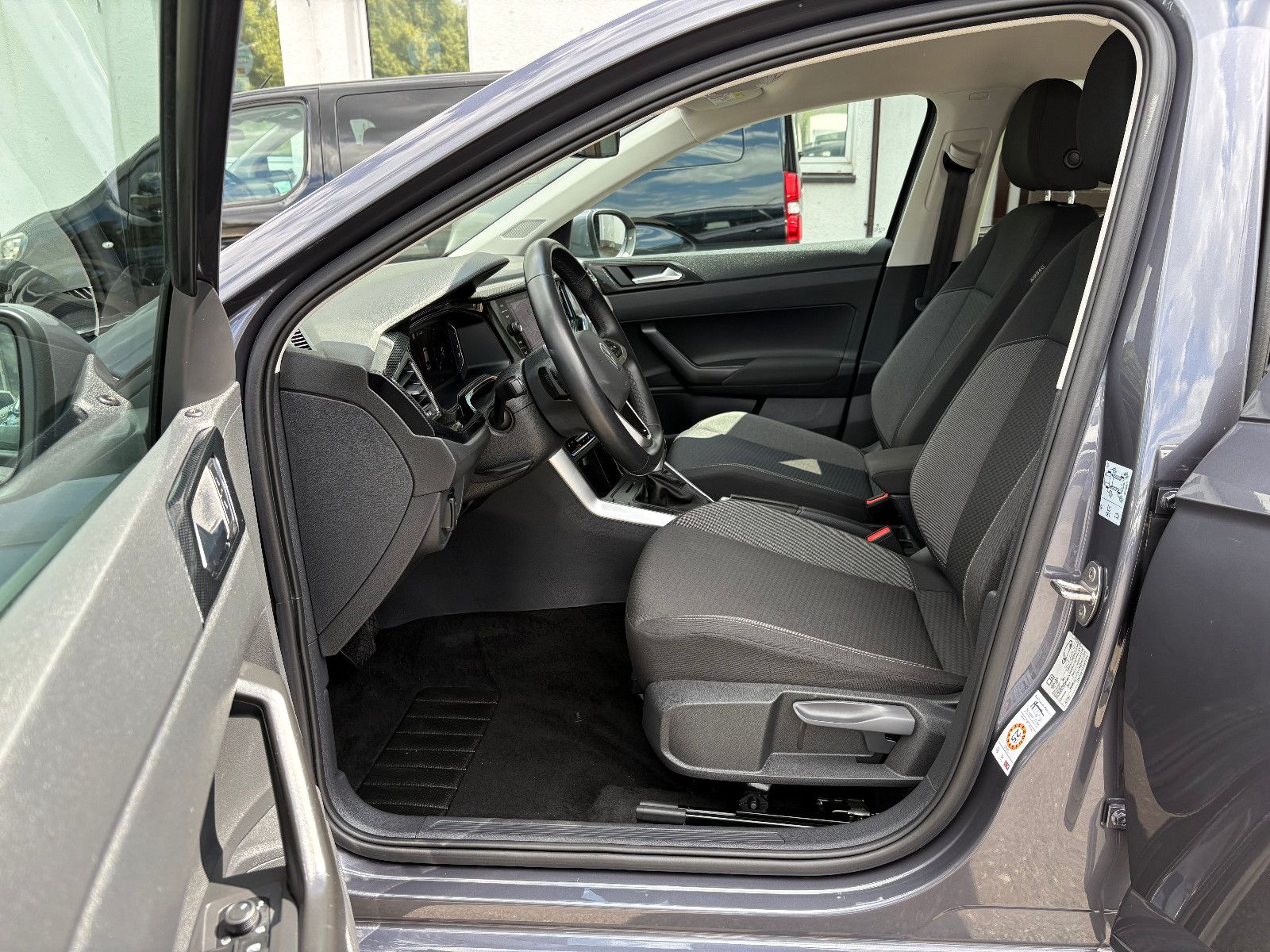 Volkswagen Taigo 1.0 TSI DSG IQ DRIVE Life - Samsaru's Car Outlet