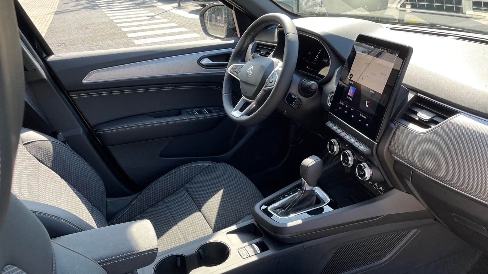Renault Arkana TECHNO Mild Hybrid - Samsaru's Car Outlet