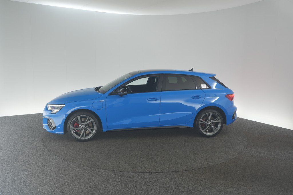 Audi A3 Sportb. 45 TFSIe S tronic S line LED GRA B&O