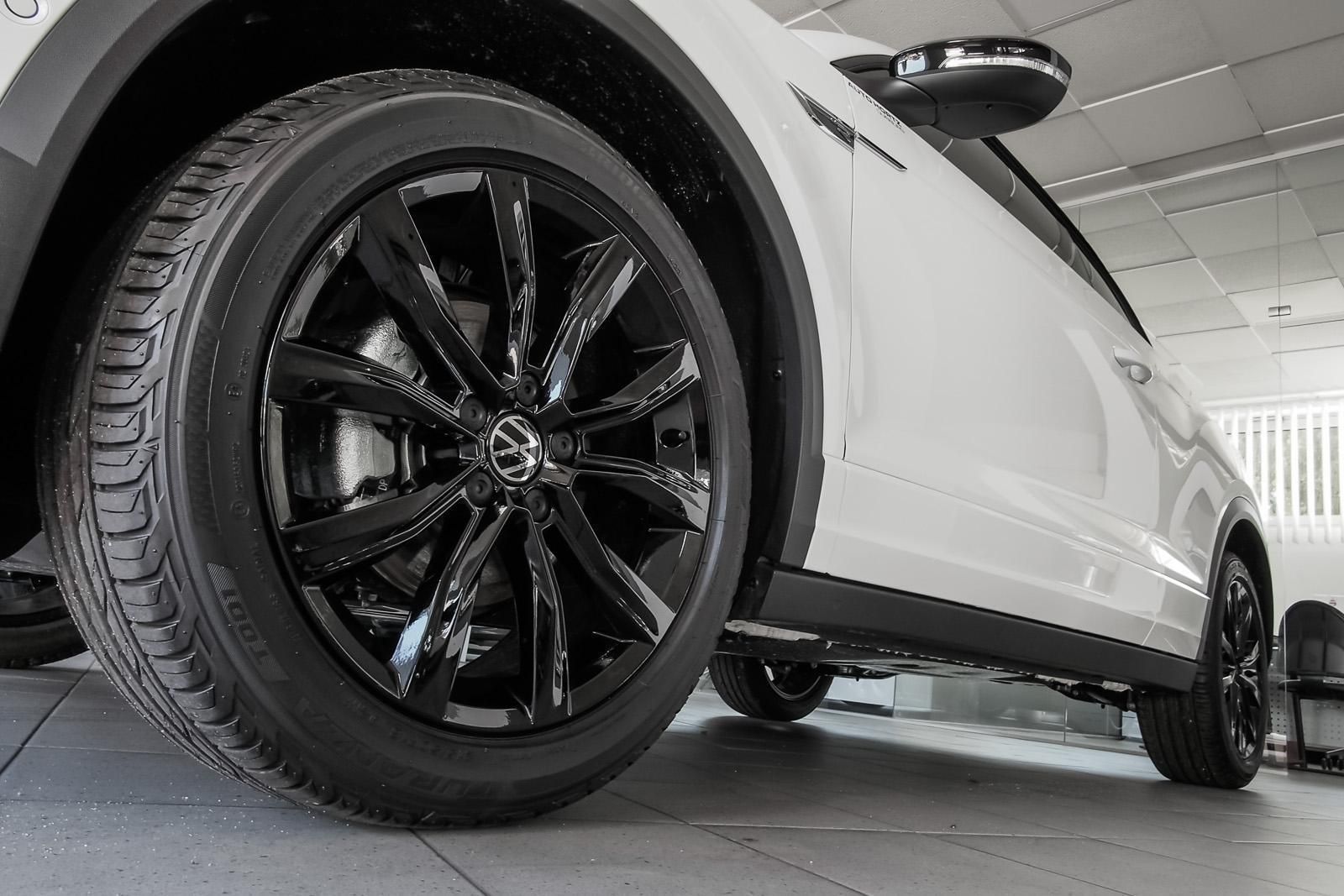 Volkswagen T-Roc R-Line - Samsaru's Car Outlet