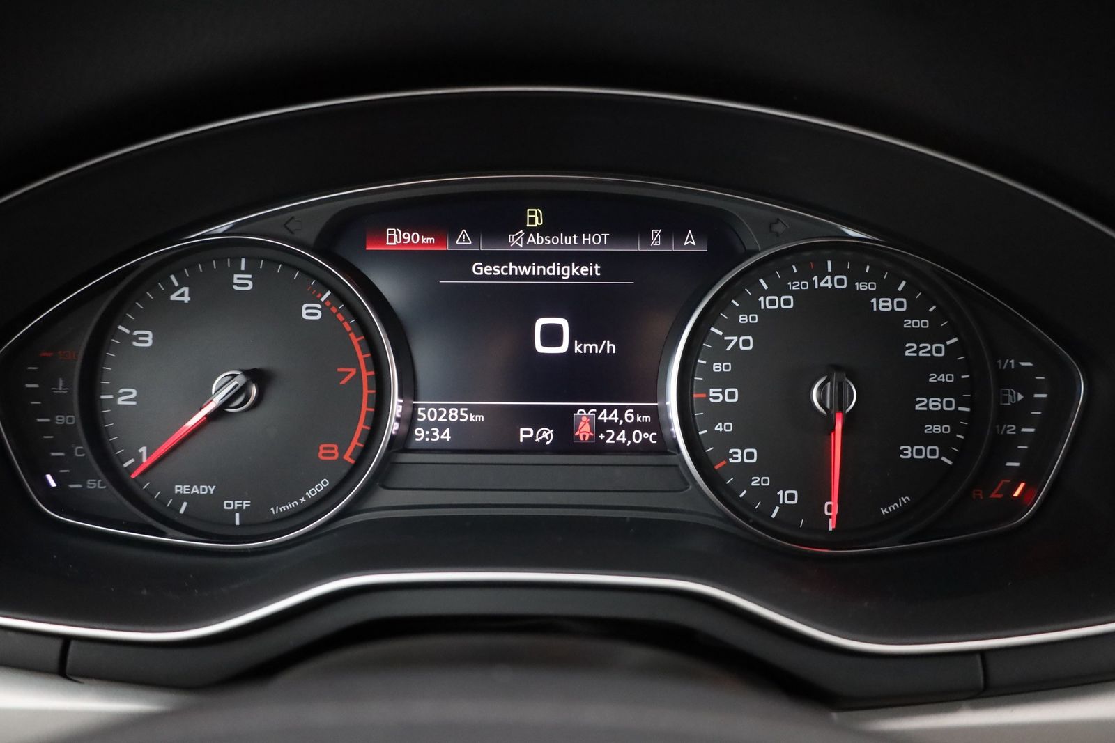 Audi A4 Avant 35 TFSI S-Line - Samsaru's Car Outlet