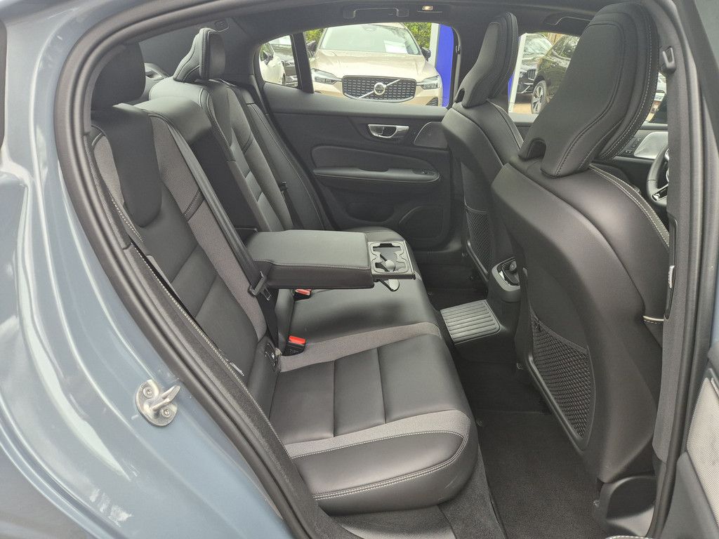 Volvo S60 T8 Ultimate Dark Recharge Plug-In Hybrid AWD