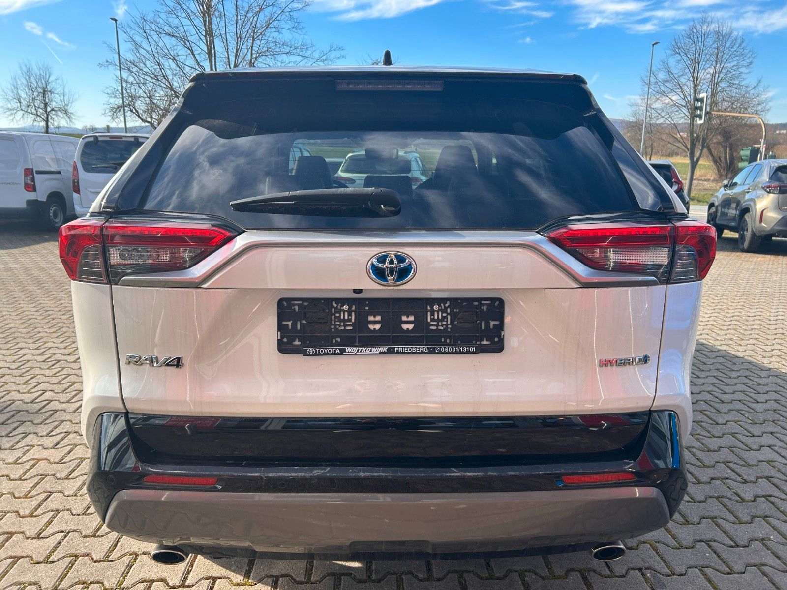 Toyota RAV4 Hybrid Style - Samsaru's Car Outlet