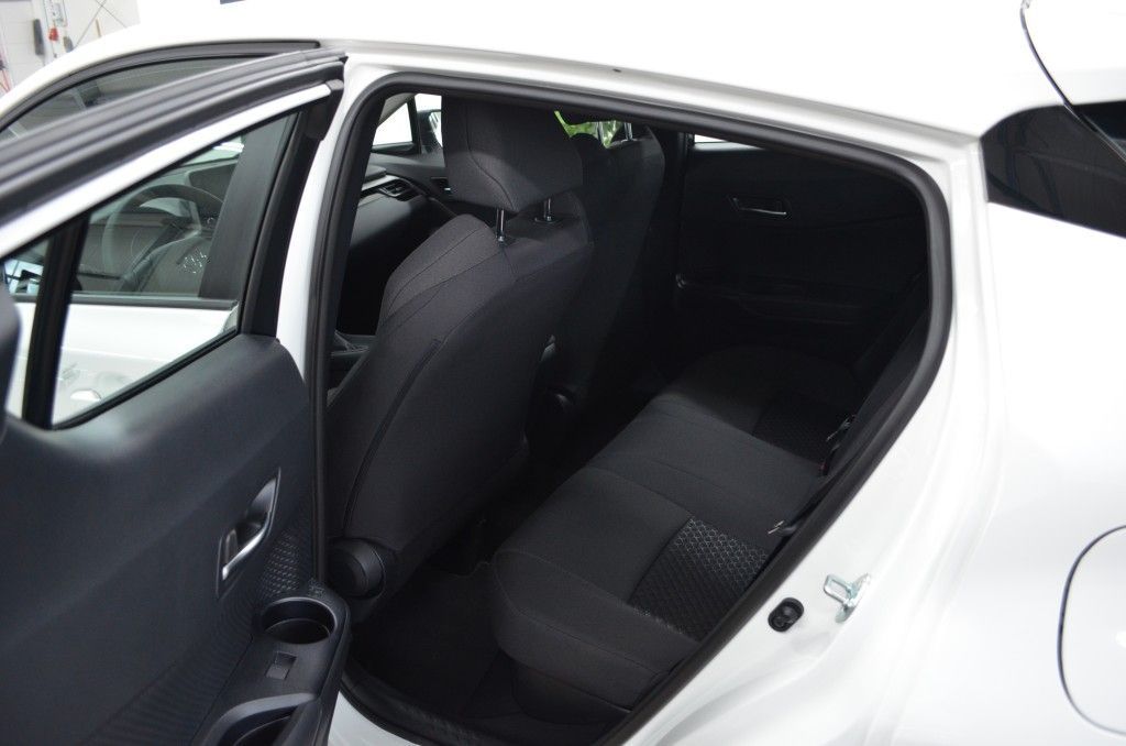 Toyota C-HR 1.8 Hybrid Flow - Samsaru's Car Outlet