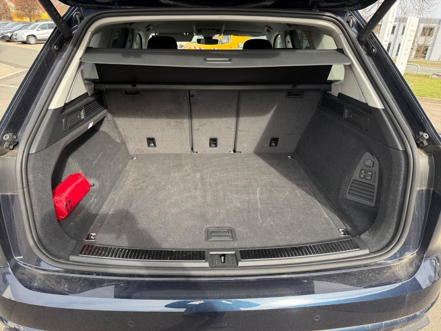 Volkswagen Touareg 3.0 TDI 4M Elegance LEDER LUFT AHK R.CAM
