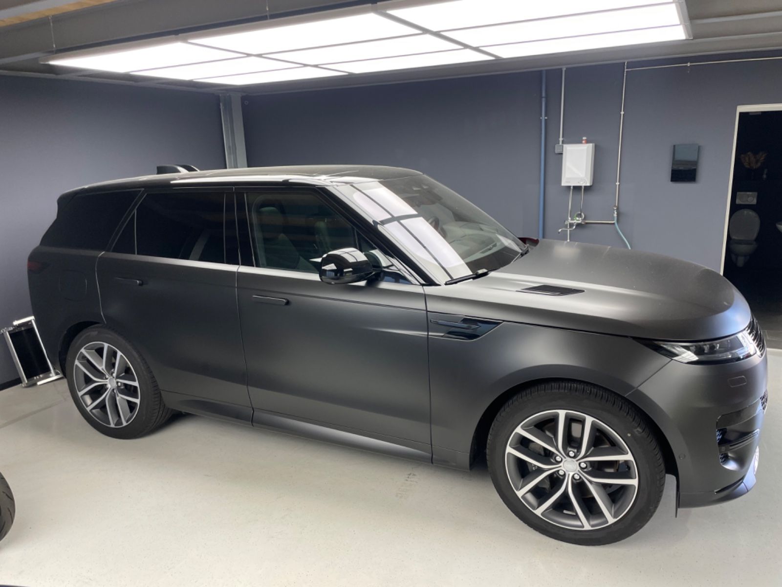 Range Rover Sport P530 First Editon Autobio - Samsaru's Car Outlet