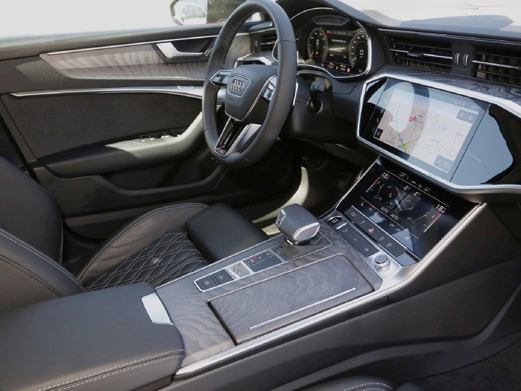 Audi A6 Avant 55 TFSI e Q S line - Samsaru's Car Outlet